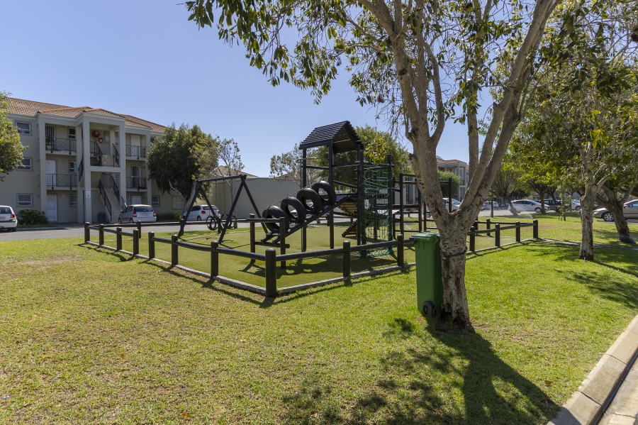 To Let 2 Bedroom Property for Rent in Heritage Park Western Cape